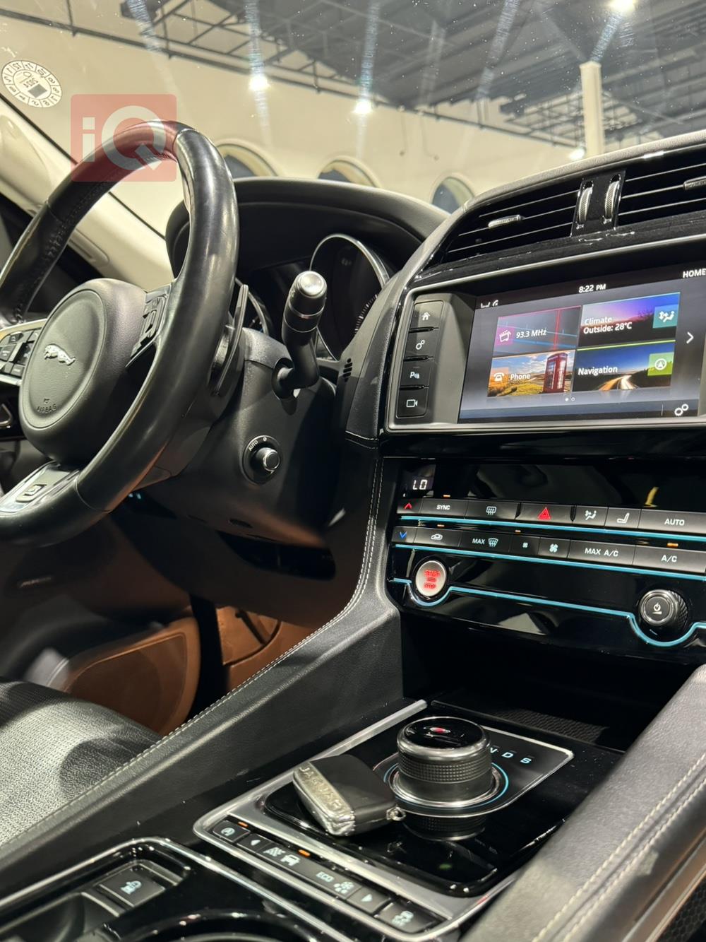 جاگوار F-Pace
